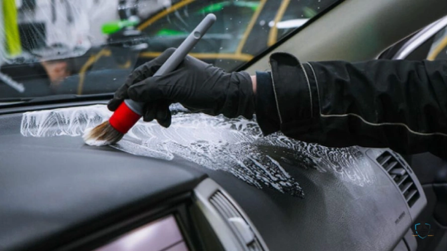 حدود قیمت دیتیلینگ خودرو در تهران (مهر ۱۴۰۴)